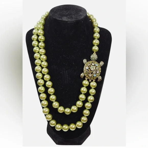Heidi Daus Green Glass Pearl Necklace w/ Turtle Pendant & Clip-On Earrings Set - Picture 1 of 6